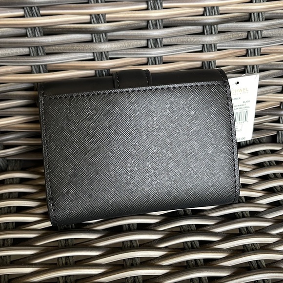 MICHAEL KORS CARMEN MEDIUM LOGO AND FAUX LEATHER WALLET BLACK - Picture 15 of 16